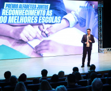 GOV PREMIO ALFABETIZA JUNTOS