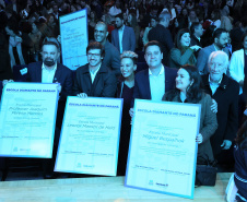 GOV PREMIO ALFABETIZA JUNTOS