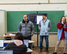  Tutor IA auxilia estudantes da rede estadual na elaboração de redações
