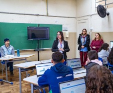  Tutor IA auxilia estudantes da rede estadual na elaboração de redações
