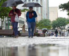 TEMPESTADES ATINGEM O OESTE E O NORTE DO PARANÁ ATÉ SEXTA-FEIRA