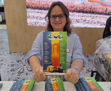 Estado divulga destinos, gastronomia e serviços turísticos durante o FITCataratas