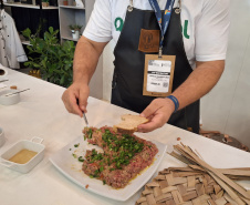Estado divulga destinos, gastronomia e serviços turísticos durante o FITCataratas
