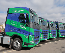 ENTREGA CAMINHÕES VOLVO