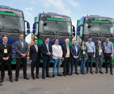 ENTREGA CAMINHÕES VOLVO