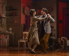  Reynaldo Gianecchini e Maria Casadevall estrelam "Um Dia Muito Especial" no Guairão 