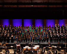 Mais de 4 mil pessoas prestigiam concerto que celebrou os 41 anos da Orquestra Sinfônica do Paraná