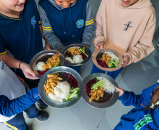 Terceira remessa de alimentação escolar beneficia mais de 1,2 milhão de estudantes