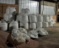 PCPR prende 7 pessoas e apreende maquinário para adulteração de fertilizantes em Ponta Grossa