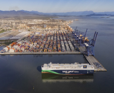 Porto de Paranaguá assume vice-liderança nacional na movimentação de veículos