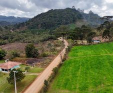 Ratinho Junior libera R$ 90,7 milhões para pavimentação de estrada turística e outras obras em Tijucas do Sul