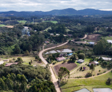 Ratinho Junior libera R$ 90,7 milhões para pavimentação de estrada turística e outras obras em Tijucas do Sul