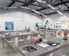 Com investimento de R$ 3,5 milhões, colégio do campo de Quitandinha ganha refeitório, laboratório e quadra coberta