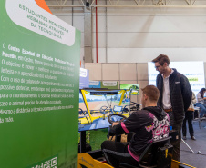 Universo UFPR: feira de cursos aproxima estudantes do Ensino Superi or