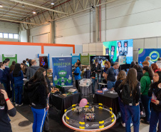Universo UFPR: feira de cursos aproxima estudantes do Ensino Superi or