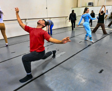 Teatro Guaíra oferece curso gratuito de técnicas corporais para artistas do movimento"