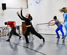 Teatro Guaíra oferece curso gratuito de técnicas corporais para artistas do movimento"