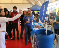 Sanepar distribui mil coletores de óleo usado em evento educativo em Piraquara