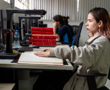 Paraná já digitalizou mais de 5,5 milhões de páginas em projeto inédito da educação
