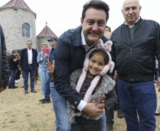Ratinho Junior libera R$ 90,7 milhões para pavimentação de estrada turística e outras obras em Tijucas do Sul