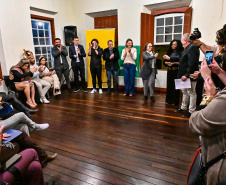 Museu Satélite chega a Paranaguá com unidade do Museu Casa Alfredo Andersen