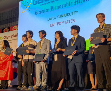 Estudante do Paraná retorna de evento internacional com menção honrosa na categoria de ciências 