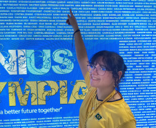 Estudante do Paraná retorna de evento internacional com menção honrosa na categoria de ciências 