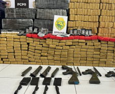 PMPR apreende mais de 660 quilos de maconha e peças de fuzis na Região Metropolitana de Curitiba