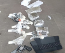 Polícia Civil do Paraná apreende armas e haxixe na Rodoviária de Curitiba