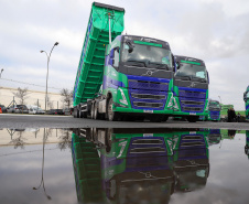 ENTREGA CAMINHÕES VOLVO