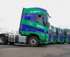 ENTREGA CAMINHÕES VOLVO
