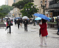 FRENTE FRIA DO RIO GRANDE DO SUL CHEGA AO PARANÁ NESTA SEMANA, PREVÊ SIMEPAR