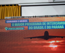 Evento reúne antigos e futuros intercambistas do Ganhando o Mundo em Ponta Grossa
