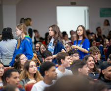 Evento reúne antigos e futuros intercambistas do Ganhando o Mundo em Ponta Grossa