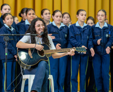 Evento reúne antigos e futuros intercambistas do Ganhando o Mundo em Ponta Grossa