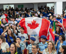 Evento reúne antigos e futuros intercambistas do Ganhando o Mundo em Ponta Grossa
