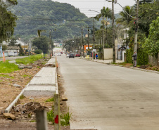 Obras de pavimentação em concreto em Antonina ultrapassam 90% de execução