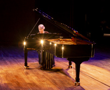 Concerto da Orquestra Sinfônica do Paraná celebra os 70 anos da pianista Analaura de Souza Pinto, uma das fundadoras da OSP