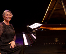 Concerto da Orquestra Sinfônica do Paraná celebra os 70 anos da pianista Analaura de Souza Pinto, uma das fundadoras da OSP