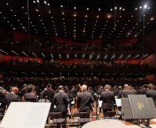 Concerto da Orquestra Sinfônica do Paraná celebra os 70 anos da pianista Analaura de Souza Pinto, uma das fundadoras da OSP