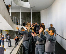 Governo do Paraná sanciona lei que promove isonomia da Polícia Penal com demais forças de segurança