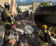 Brasil mantém força-tarefa dos bombeiros em busca de sobreviventes a dois dias do fim da janela de resgate