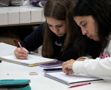 Centro Juvenil de Artes Plásticas abre inscrições para oficinas gratuitas de Moda e Cinema