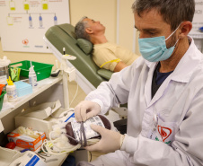 Hemepar reforça chamado para doadores de sangue dos tipos O positivo e O negativo