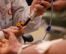 Hemepar reforça chamado para doadores de sangue dos tipos O positivo e O negativo