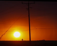 FIM DE SEMANA COM PREDOMÍNIO DE SOL TERÁ TEMPERATURAS ACIMA DOS 30°C EM CIDADES DO PARANÁ