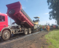 Conservação da PR-436 entre Bandeirantes e Abatiá.