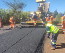 Conservação da PR-436 entre Bandeirantes e Abatiá.