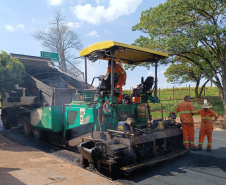 Serviços de conservação na PR-457 em São Pedro do Ivaí