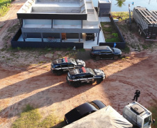 PCPR apreende R$ 48 mil, veículos, embarcações e armas em operação contra fraude milionária